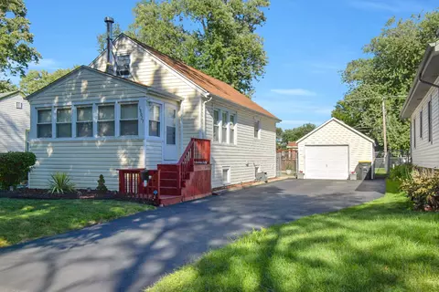 18027 Lorenz Ave, Lansing, IL 60438