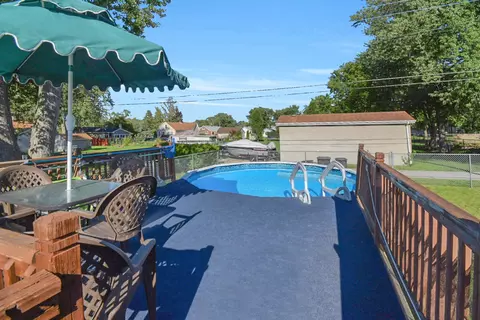 18027 Lorenz Ave, Lansing, IL 60438 photo 2