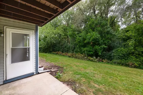 992 Langtry Ct #B, Elgin, IL 60120 photo 18