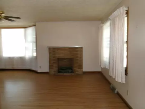 2305 1st St, Peru, IL 61354 photo 3