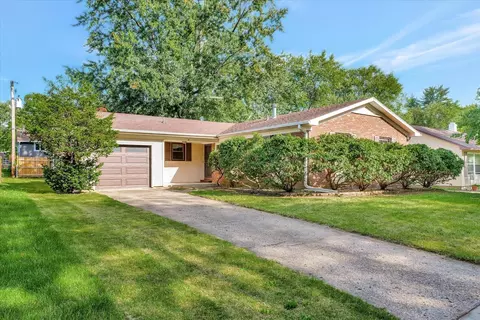 1006 Frank Dr, Champaign, IL 61821