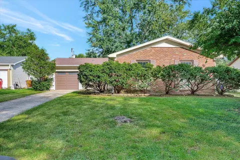 1006 Frank Dr, Champaign, IL 61821 photo 2