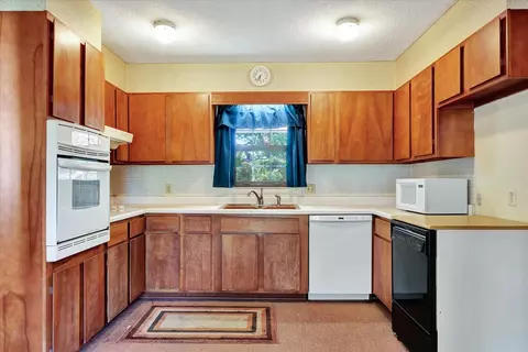 1006 Frank Dr, Champaign, IL 61821 photo 9