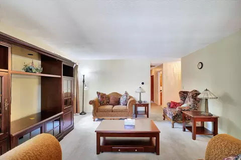 1006 Frank Dr, Champaign, IL 61821 photo 6
