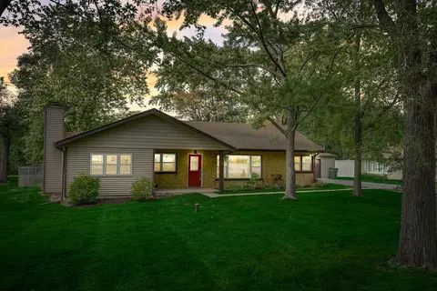 528 W Edgewood Rd, Lombard, IL 60148