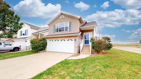 36 Andy Ct, Bloomington, IL 61704