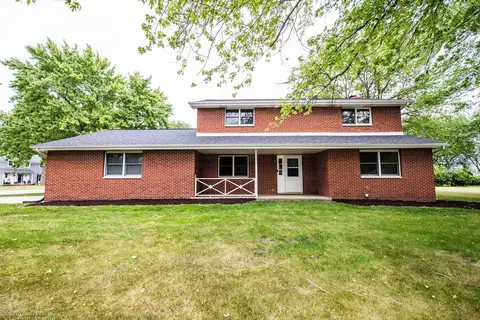 301 Van Gogh Ct, Peotone, IL 60468