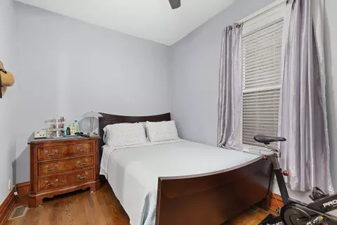 1310 W Cornelia Ave, Chicago, IL 60657 photo 15