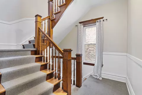 1310 W Cornelia Ave, Chicago, IL 60657 photo 4