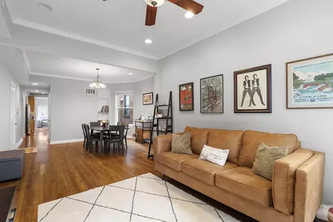 1310 W Cornelia Ave, Chicago, IL 60657 photo 22
