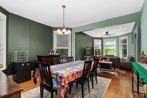 1310 W Cornelia Ave, Chicago, IL 60657 photo 13