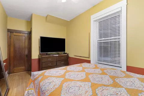 1310 W Cornelia Ave, Chicago, IL 60657 photo 8