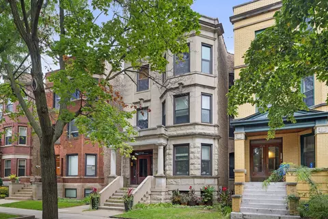 1310 W Cornelia Ave, Chicago, IL 60657