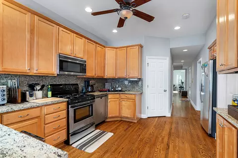 1310 W Cornelia Ave, Chicago, IL 60657 photo 30