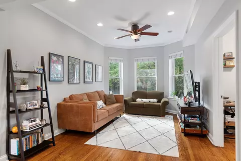 1310 W Cornelia Ave, Chicago, IL 60657 photo 21