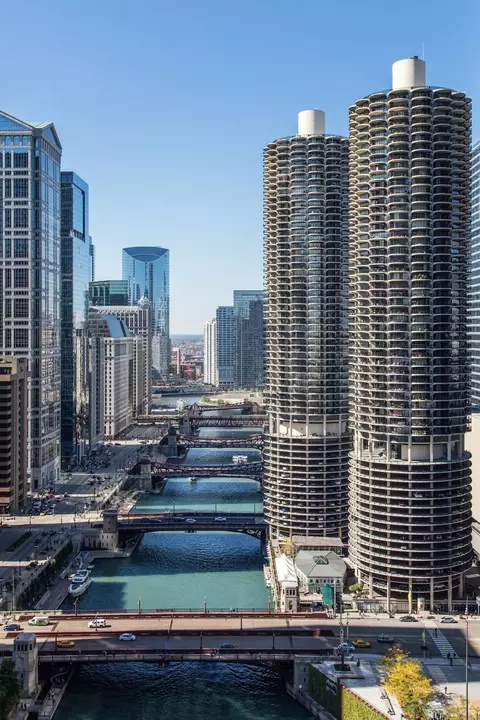 300 N State St #2103, Chicago, IL 60654
