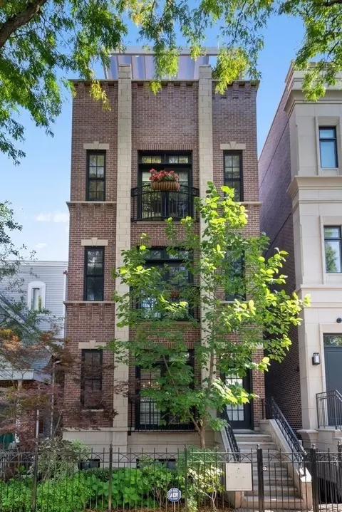 1657 N Burling St #1, Chicago, IL 60614