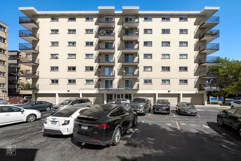 315 Des Plaines Ave #407, Forest Park, IL 60130