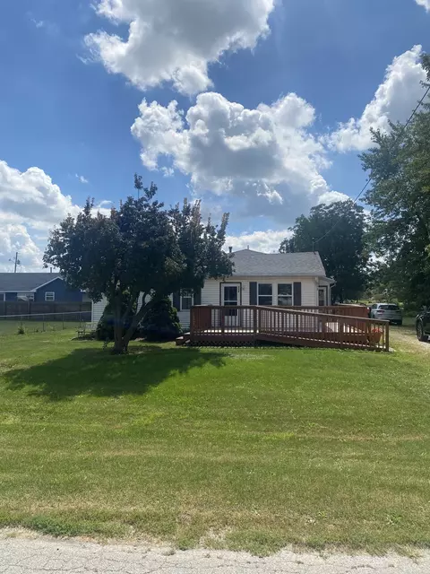 213 South St, Martinton, IL 60951