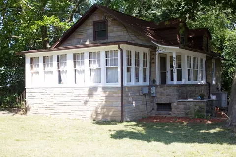 2704 Sinnissippi Park Rd, Sterling, IL 61081