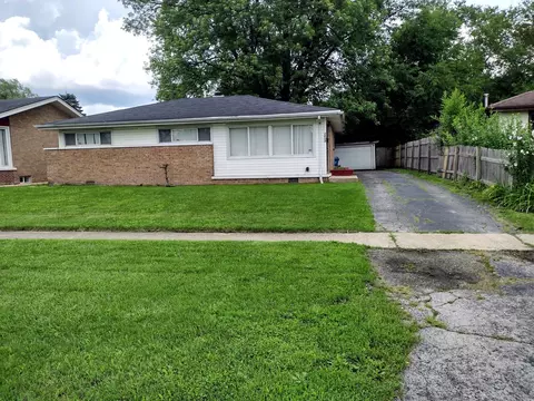 2813 Oxford Dr, Markham, IL 60428