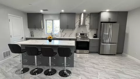 121 Windsor Ln #D, Willowbrook, IL 60527 photo 3