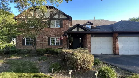 121 Windsor Ln #D, Willowbrook, IL 60527