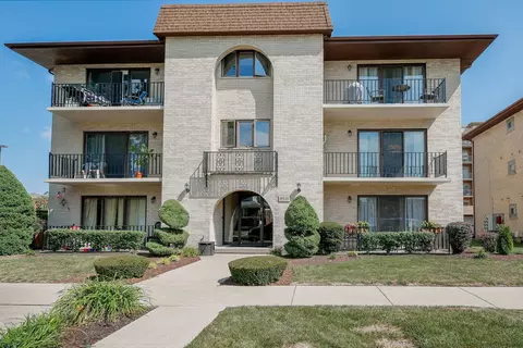 9521 S 53rd Ave #2S, Oak Lawn, IL 60453