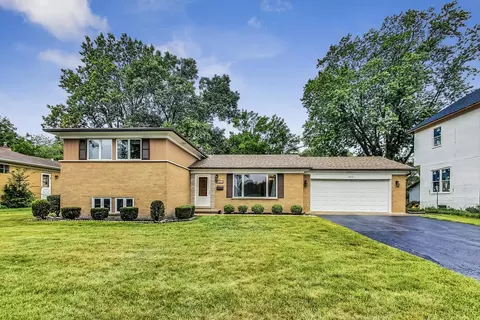 110 N Owen St, Mount Prospect, IL 60056