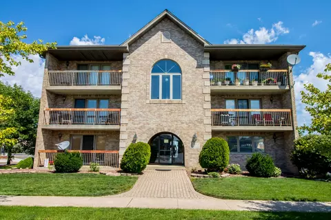 7812 W 79th St #3E, Bridgeview, IL 60455