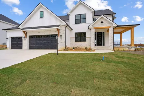 1308 Ravenwood, Mahomet, IL 61853