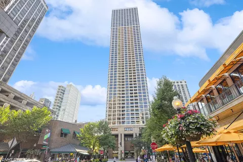 1030 N State St #10G, Chicago, IL 60610