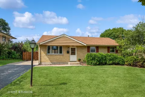7848 Catalpa Ave, Woodridge, IL 60517