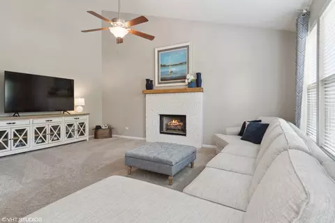 11325 Champion Ct W, Plainfield, IL 60585 photo 9