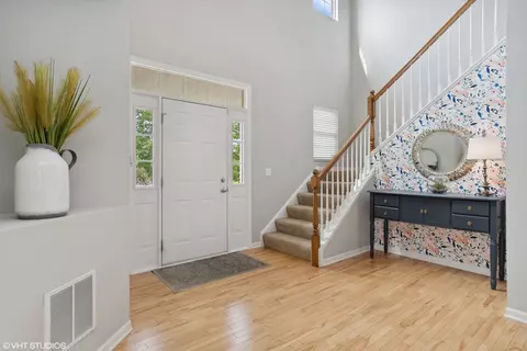 11325 Champion Ct W, Plainfield, IL 60585 photo 2