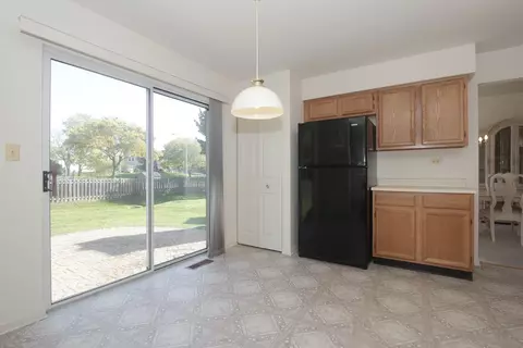 817 Seacrest Ln, Bartlett, IL 60103 photo 13