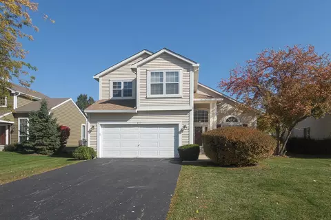 817 Seacrest Ln, Bartlett, IL 60103 photo 2