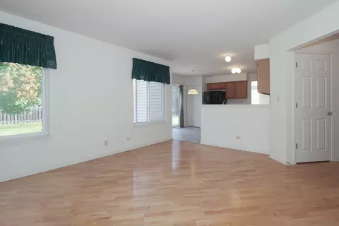 817 Seacrest Ln, Bartlett, IL 60103 photo 15