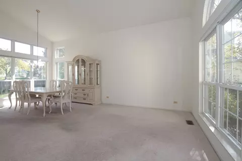 817 Seacrest Ln, Bartlett, IL 60103 photo 6