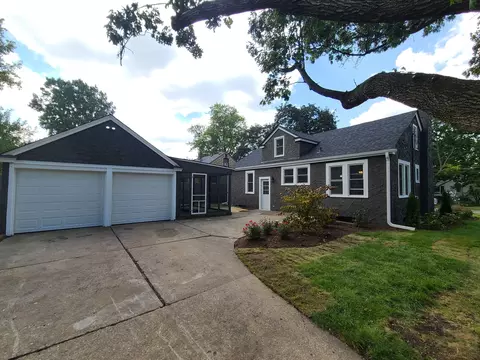 859 Bellevue Ave, Elgin, IL 60120 photo 2