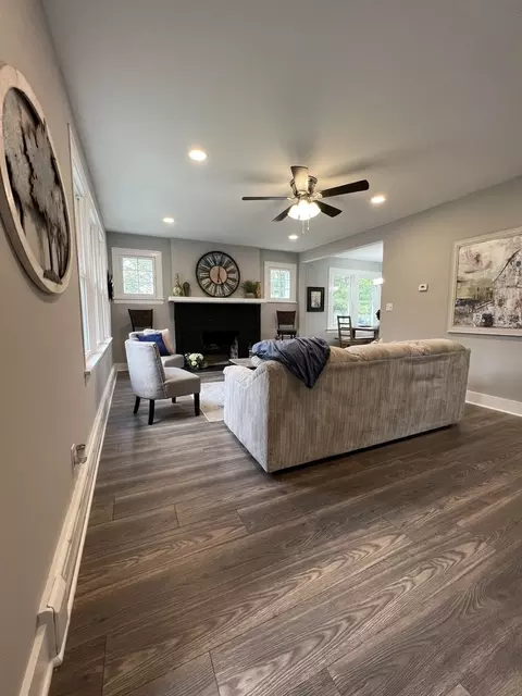859 Bellevue Ave, Elgin, IL 60120 photo 3