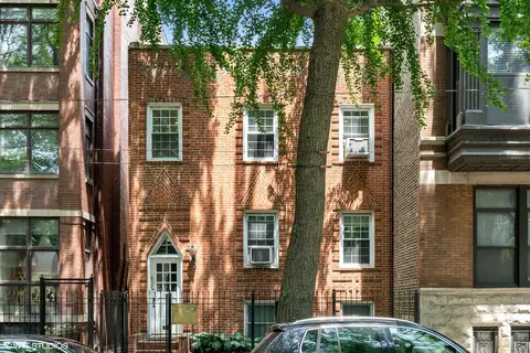 322 W Evergreen Ave, Chicago, IL 60610