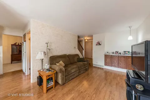 111 Chicory Ct, Rolling Meadows, IL 60008 photo 8