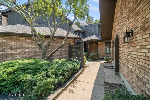 3885 Mission Hills Rd #U4D, Northbrook, IL 60062