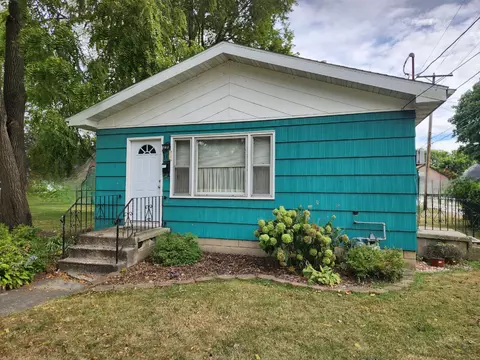 315 W Washington St, Momence, IL 60954