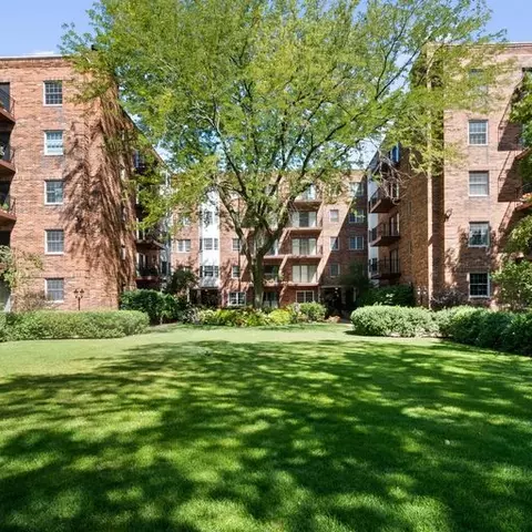 1501 Oak Ave #202, Evanston, IL 60201