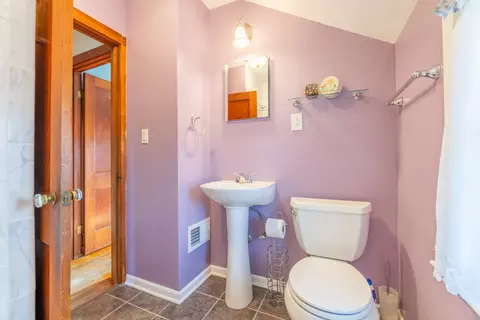 1069 Greenview Ave, Des Plaines, IL 60016 photo 23