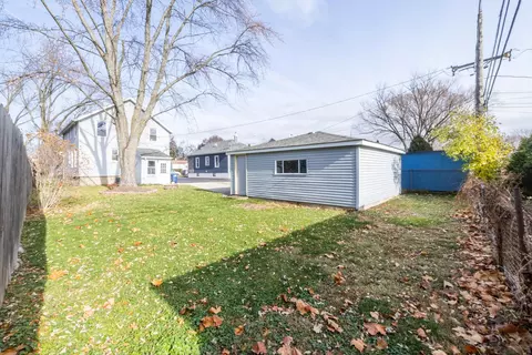 1069 Greenview Ave, Des Plaines, IL 60016 photo 7