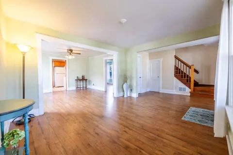 1069 Greenview Ave, Des Plaines, IL 60016 photo 8