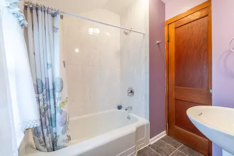 1069 Greenview Ave, Des Plaines, IL 60016 photo 22